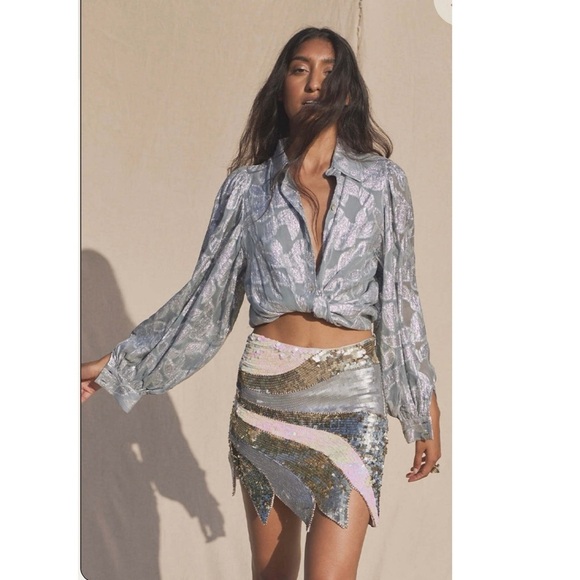 JEN'S PIRATE BOOTY Rising Star Metallic Silver Button Down Putf Sleeve Blouse - Picture 2 of 16